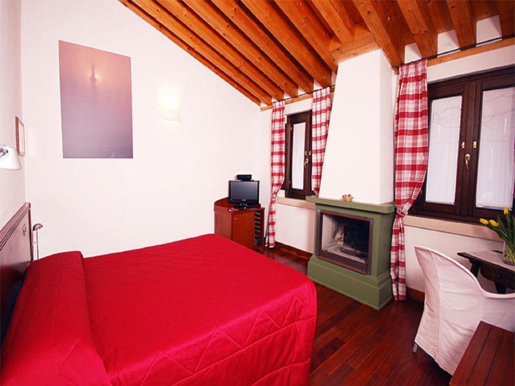 Dolcemela Hotel Ferrara Szoba fotó