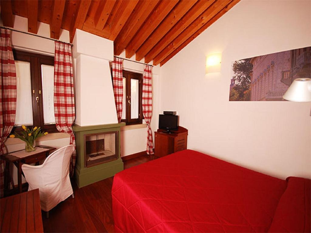 Dolcemela Hotel Ferrara Szoba fotó